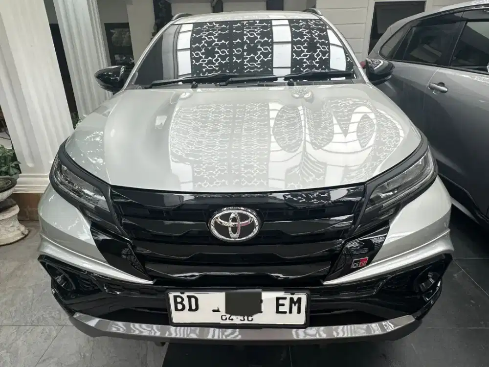 Toyota Rush GR Sport 2025 A/T Silver