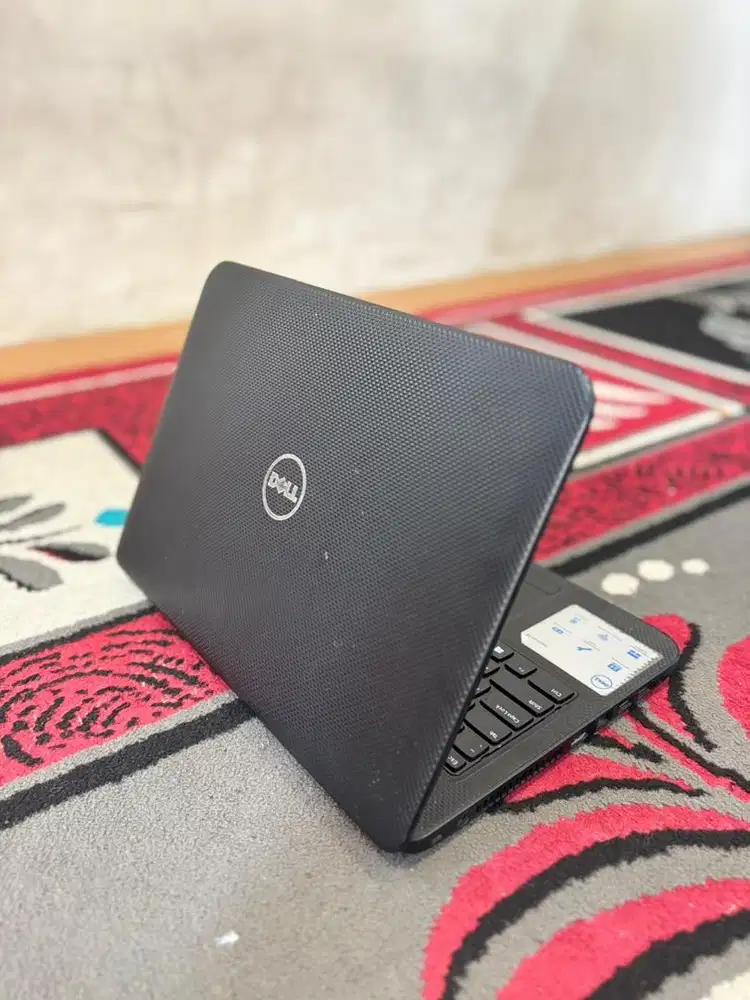 Dijual Laptop DeLL inspiron 14 core i3-4010U Ram 4Gb Ssd 256Gb