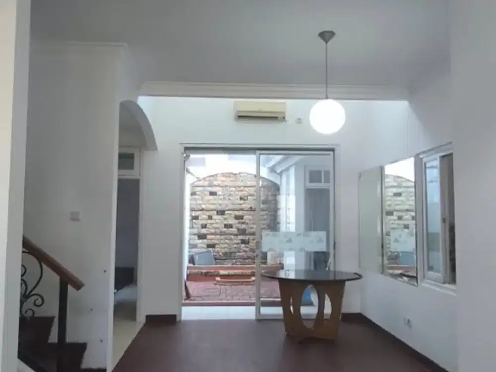 Rumah 2 lantai LB 151 di dalam Cluster di Legenda Wisata, Bebas banjir, Nyaman dan udara segar S249