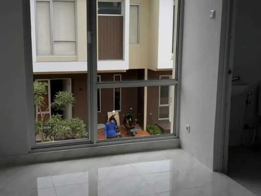 Rumah Dekat Kawasan Kuliner, Pendidikan dan Mall di Cluster Malibu Village Gading Serpong Tangerang