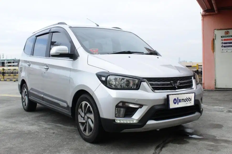 Garansi Mesin 1th Wuling Cortez 1.8 L Lux AMT Bensin-AT Silver 2018