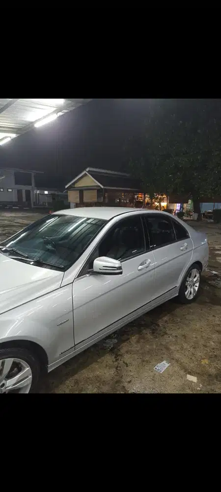Mercedes-Benz C200 2009 Bensin