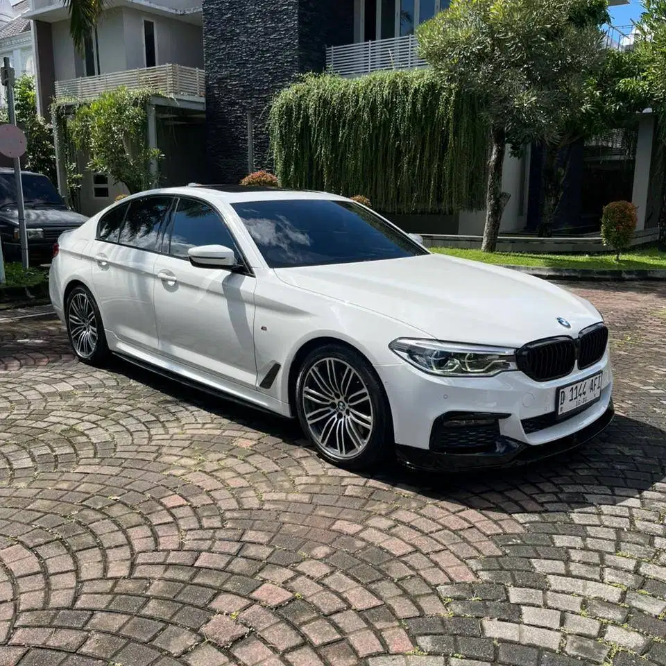 BMW 530i G30 M Sport Matic 2019 ANTIK ISTIMEWA DP Minim Accord