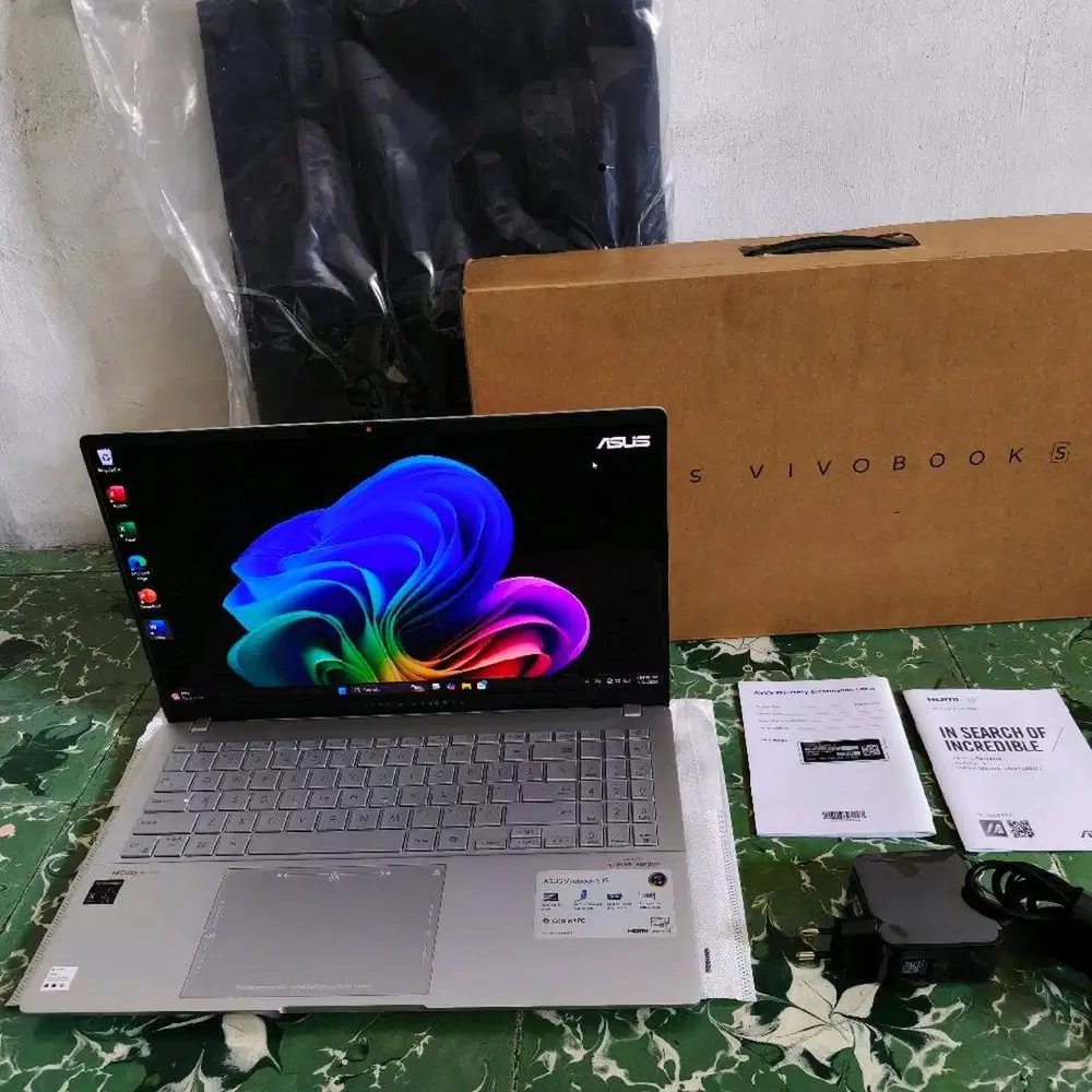 Laptop Asus S5507QA Snapdragon X Plus  Garansi Resmi Asus Januari 2029