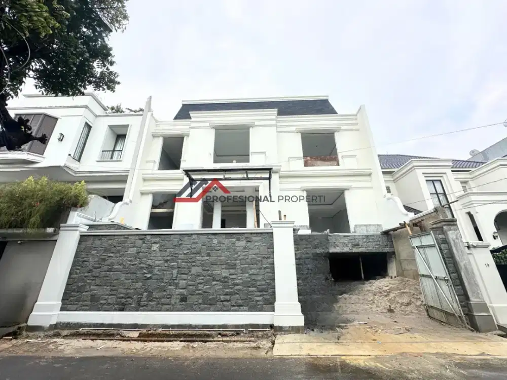 Rumah Baru Lux Semi Furnished Lokasi Elit di Kebayoran Baru, Jakarta Selatan