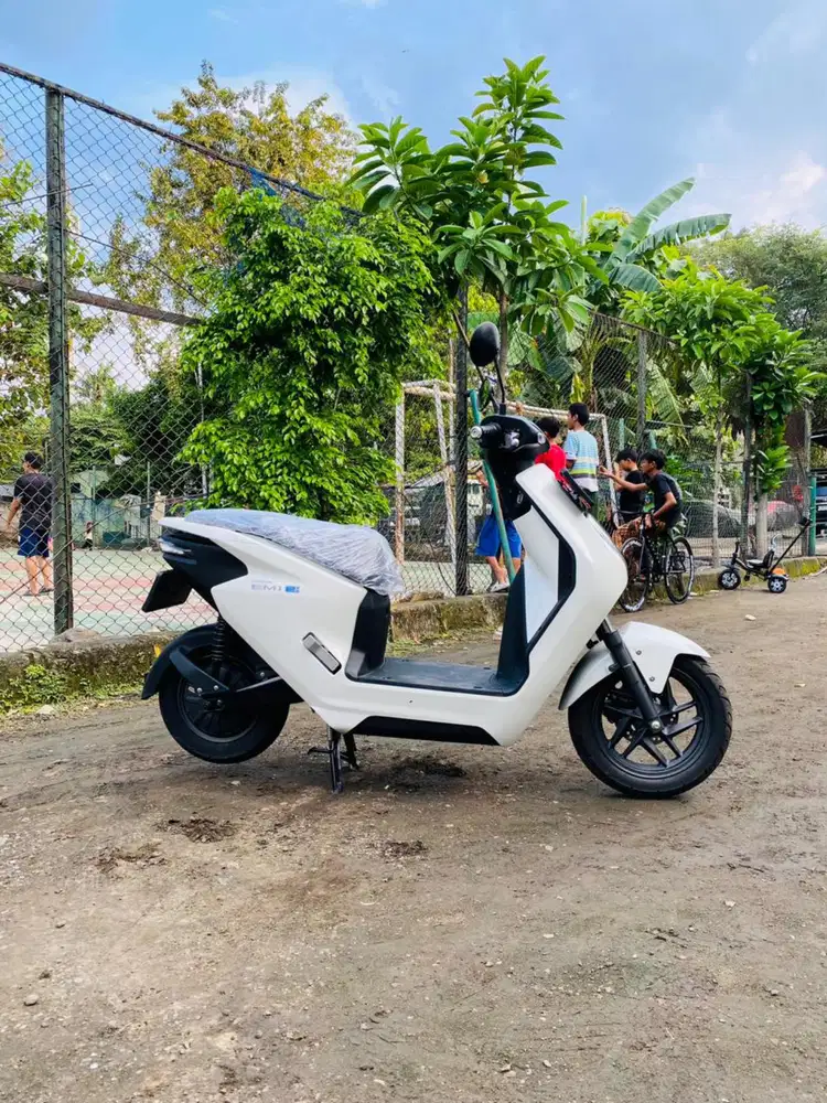 Motor listrik Honda Molis Em 1 Tahun 2024
