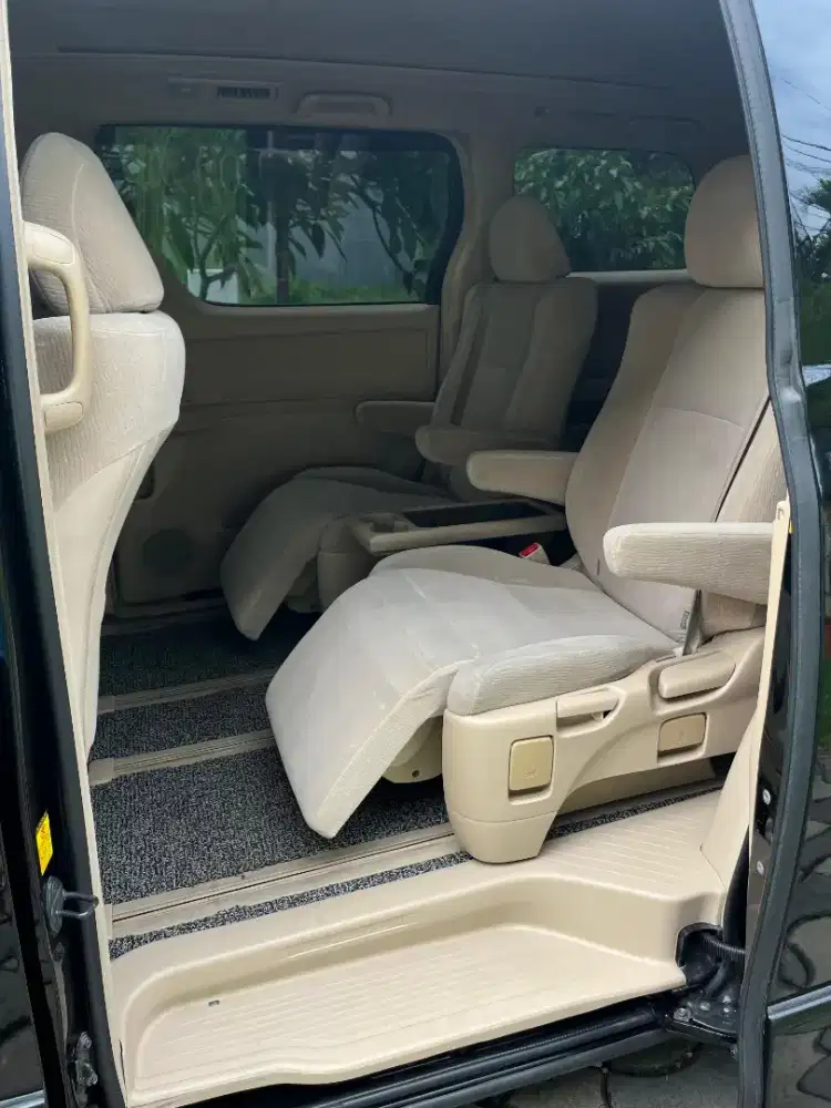 DP 46 jt Alphard 2.4 X AT 2012 Istimewah