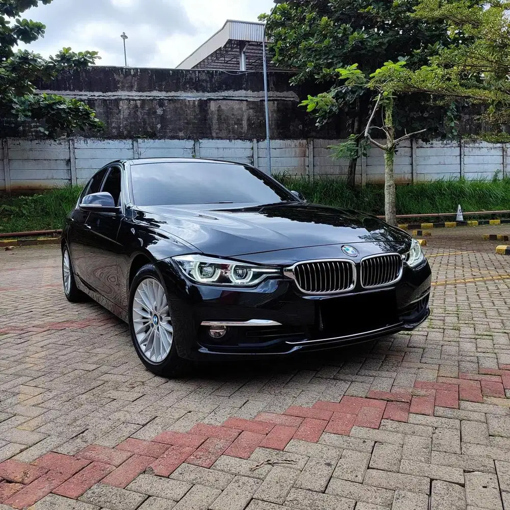 2018 BMW F30 320i 2.0 Luxury Line Facelift