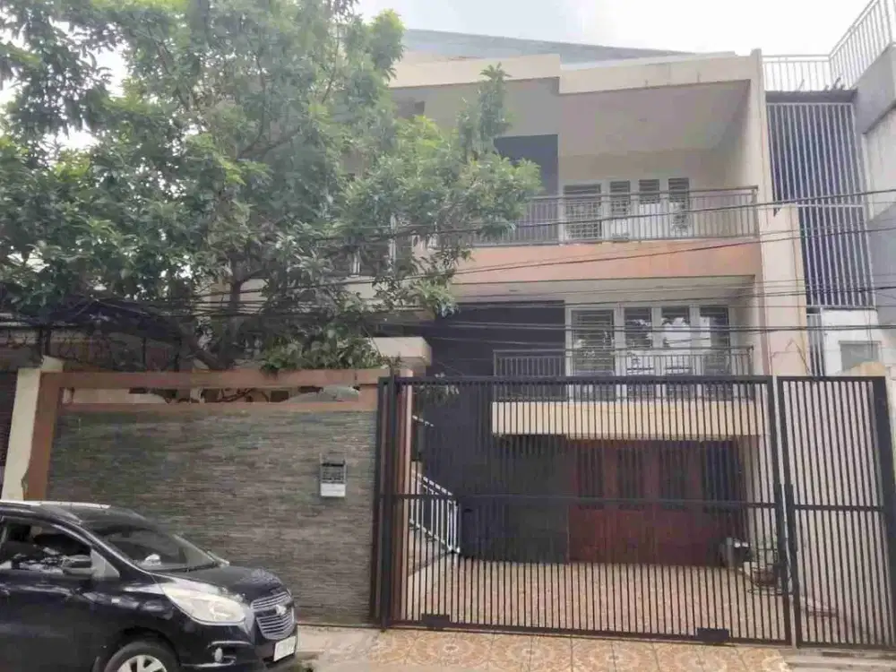 Best Deal!!! Rumah Esklusif Strategis Luas 200m² di Citra Garden 2 Jakarta Barat