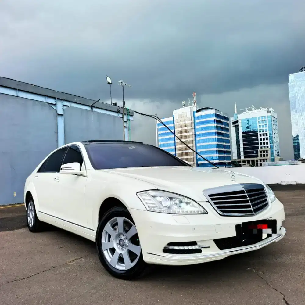 MERCY S350 AMG EXCLUSIVE AT 2012 WHITE ON BEIGE LOW KM ONLY 20RB PANO