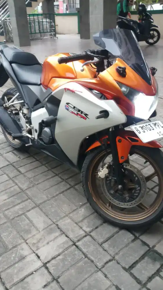 HONDA CBR 150 THAILAND 2012 ORI PAJAK ON