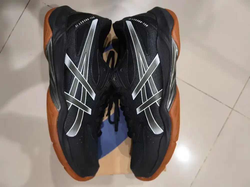 ORIGINAL 100% ASICS GEL ROCKET 12 HITAM BLACK Seperti BARU Ukuran 42