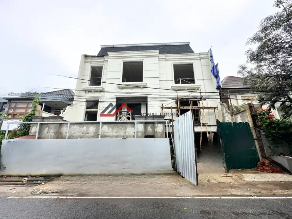 Rumah Bagus Minimalis Area Cipete Lingkungan Asri di Cipete, Jakarta Selatan