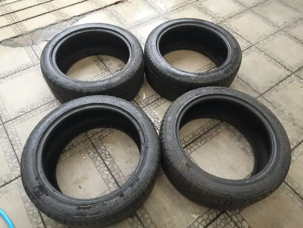 Ban Accelera Phi 245/45/19 murmer