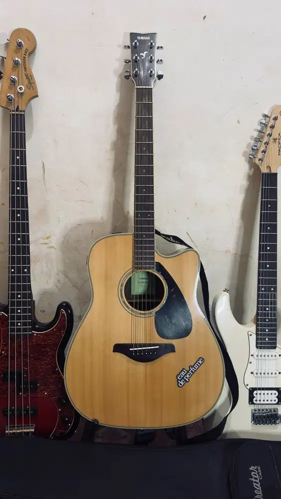 Yamaha FGX830C Acoustic Electric