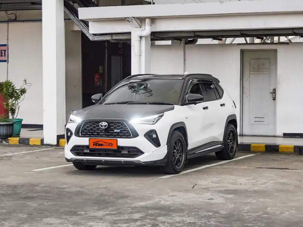 Toyota Yaris Cross GR 1.5 Hybrid Tss Two Tone 2023 Putih