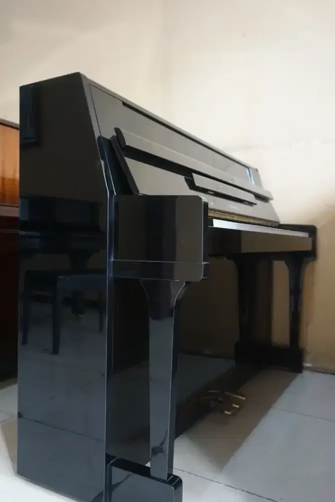 Piano Yamaha LU 101 CPE