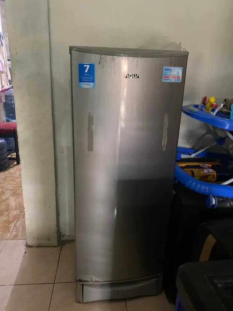 Kulkas aqua bekas