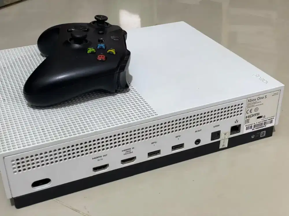 Xbox one s 1tb + Stick ori