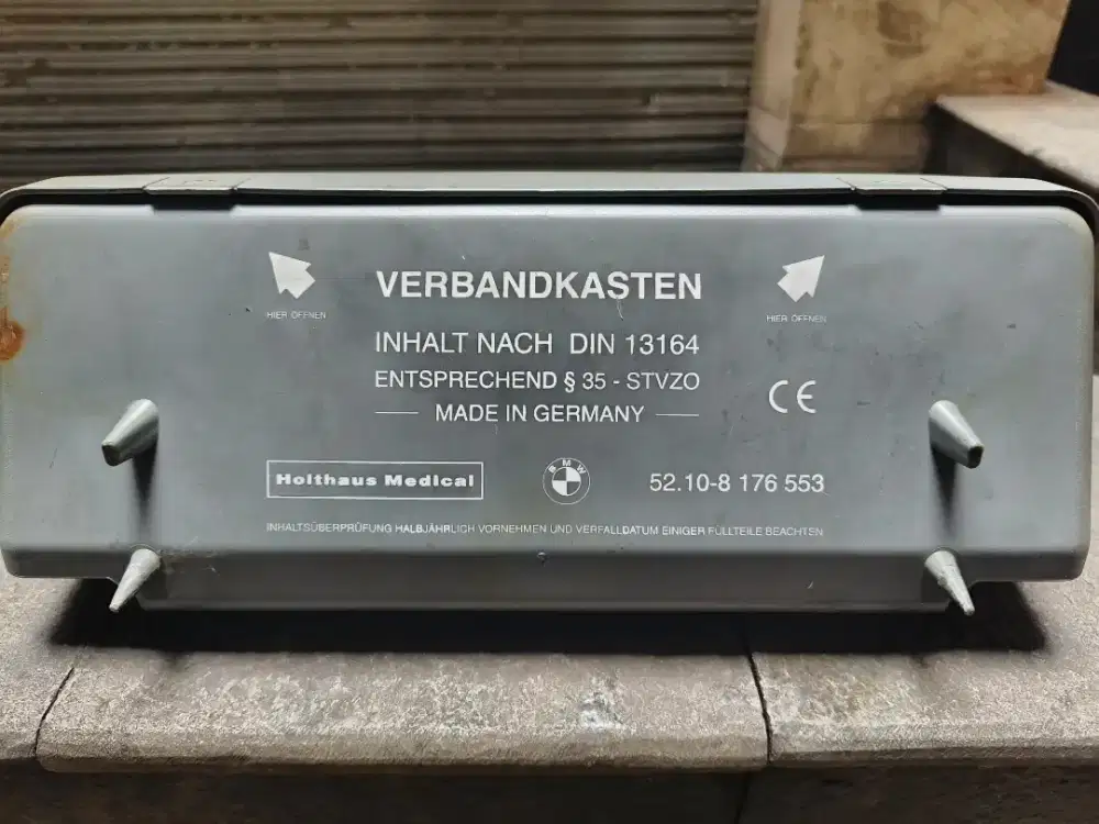 Kotak P3K Ex BMW E39 Original Part Number Warna Grey