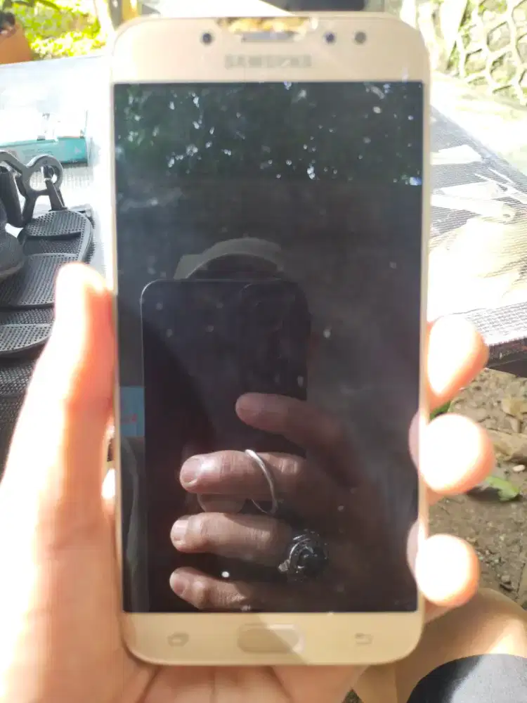 Dijual hp samsung galaxy J7pro