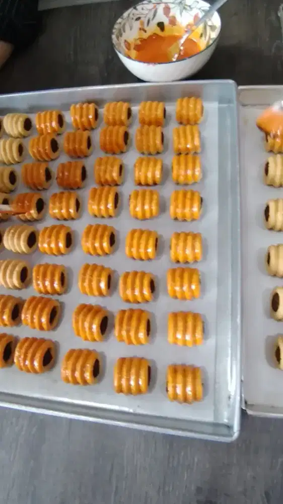 Lowongan cewek ,  pekerjaan untuk bantu bikin kue ,