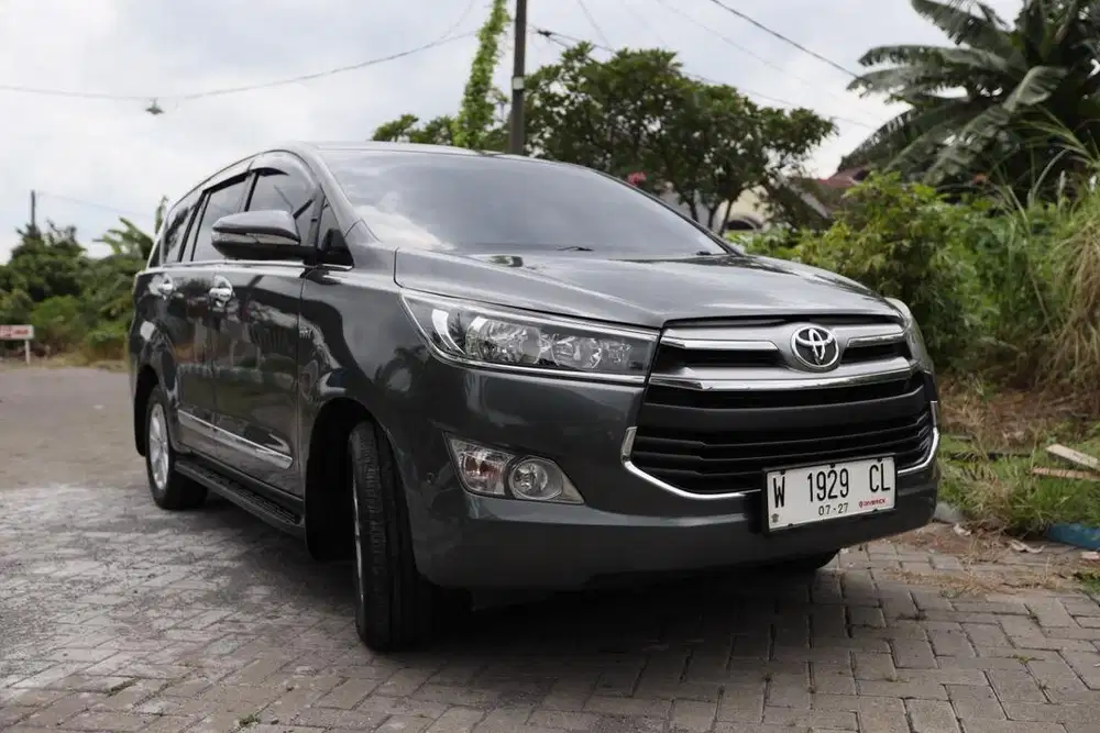 ISTIMEWA Kijang INNOVA REBORN 2017 2.0 V AT Bensin