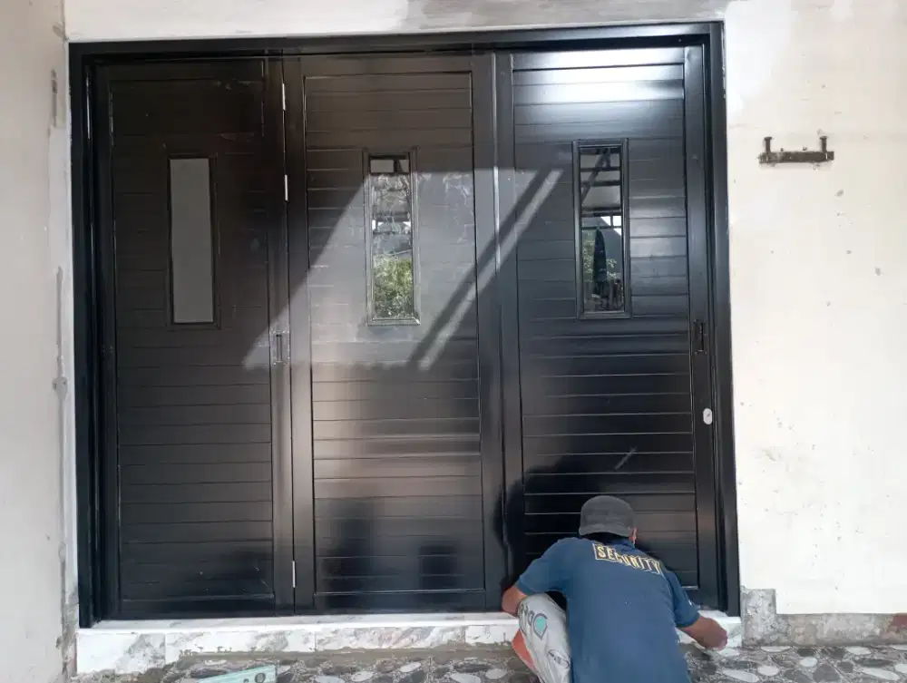 Kusen aluminium dan kaca