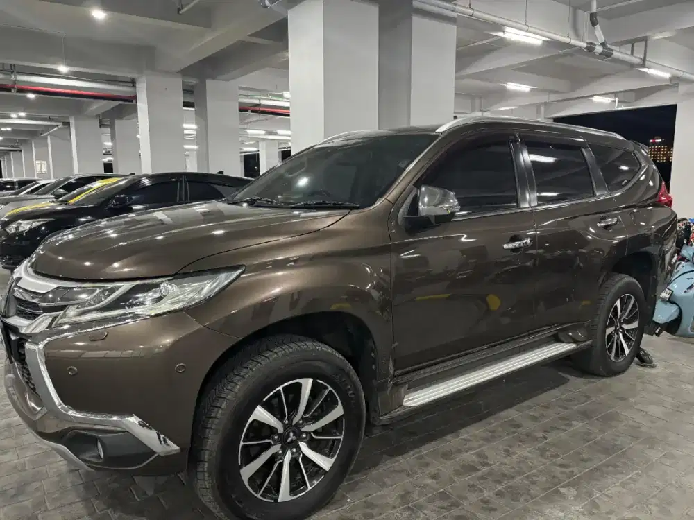 Pajero Sport Dakar Ultimate 4×2 AT Solar