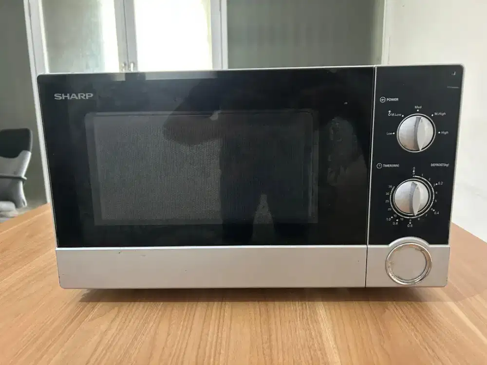 Microwave model Sharp R-21D0(S)IN.