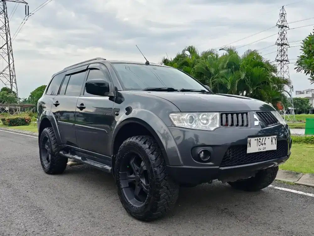 CASH!! Mitsubishi Pajero 2011 AT Ban BARU