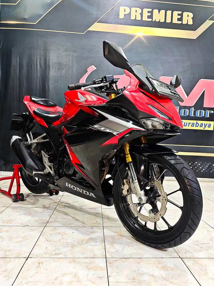 Honda all-new CBR150 mewah Handal dp minim bisa.Anugerah motor rungkut