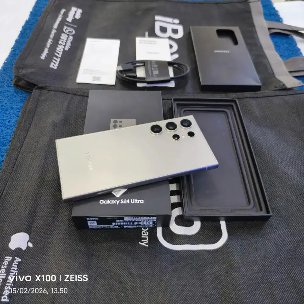 Samsung Galaxy S24 Ultra 12/512gb 98% mulus terawat Ex Grs resmi sein