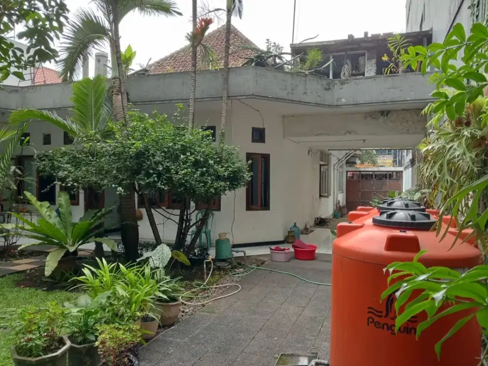 Dijual Rumah Terawat di Mainroad Lengkong Besar