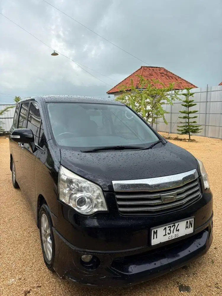 Toyota Nav1 V limited 2014