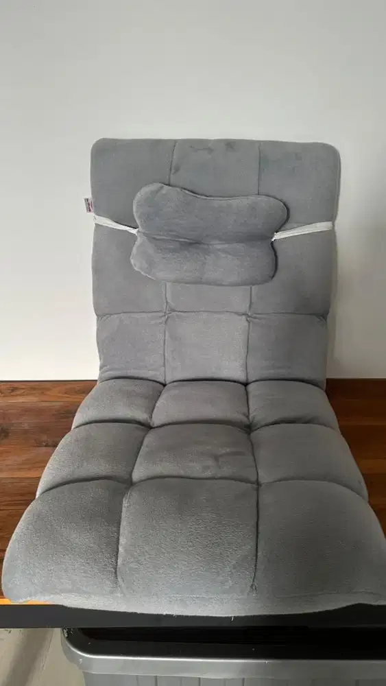 Kursi lantai/lesehan lipat