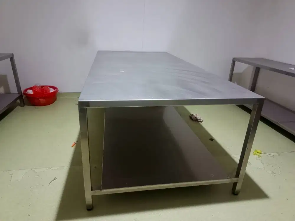 Dijual Bekas Meja Stainless 111 x 233 x 75,5 cm