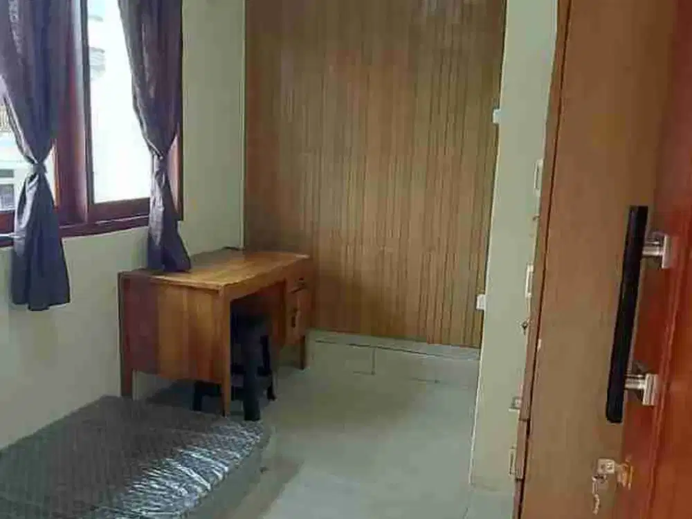 kost nyaman , asri , di pusat kota, harga terjangkau