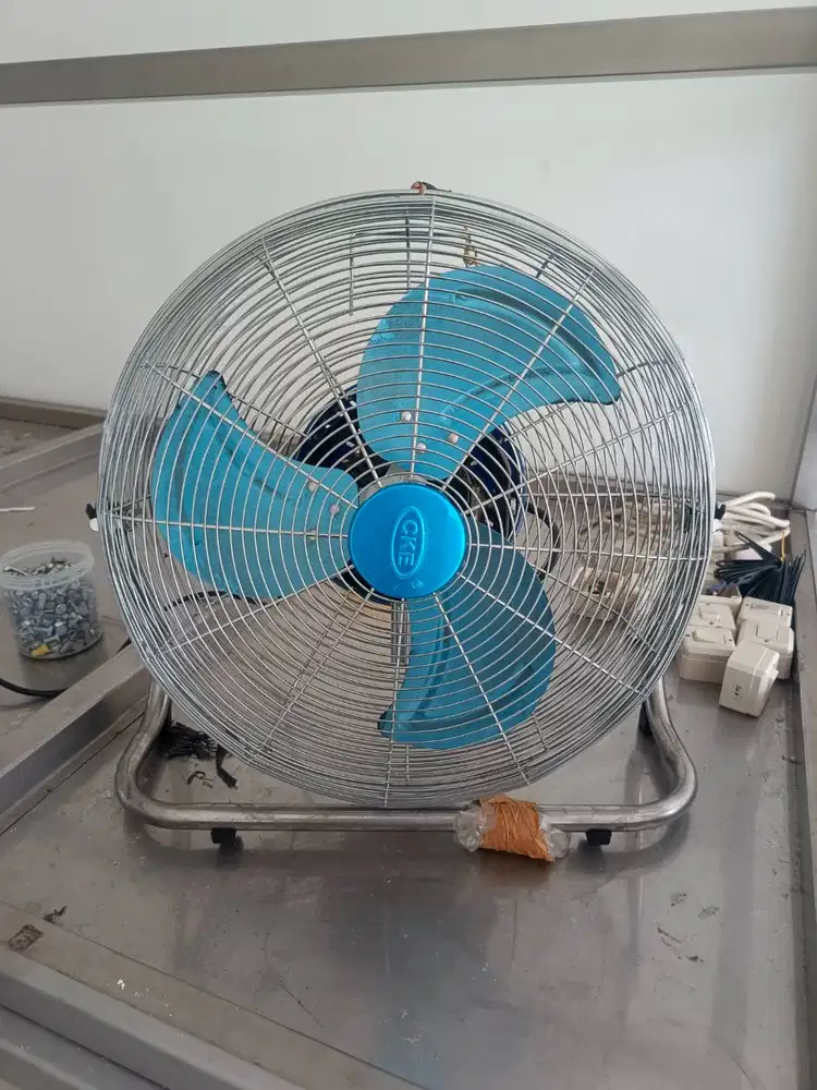 Dijual Bekas Kipas Angin Lantai