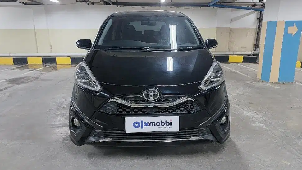 Garansi Mesin 1th Toyota Sienta 1.5 Q Bensin-AT Hitam 2021