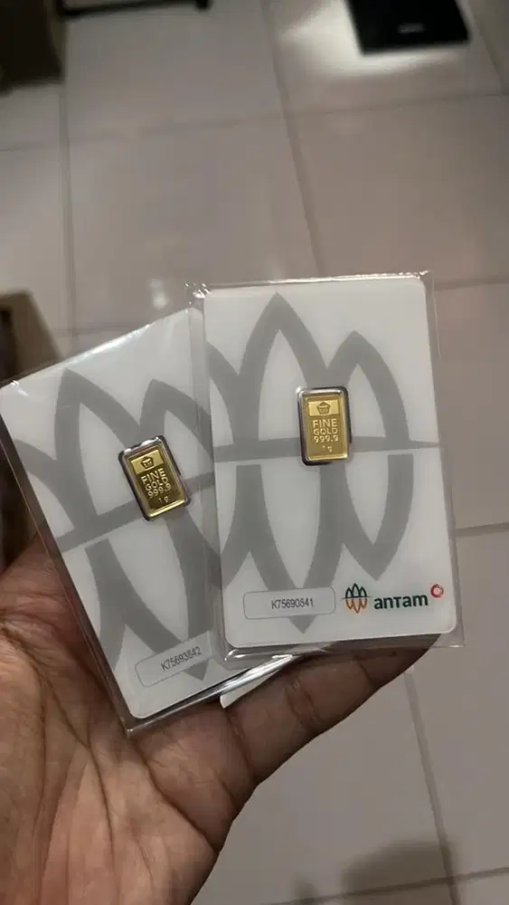 Emas antam logam mulia