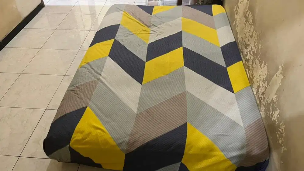 Dijual TV tabung+DVD+kasur spring bed