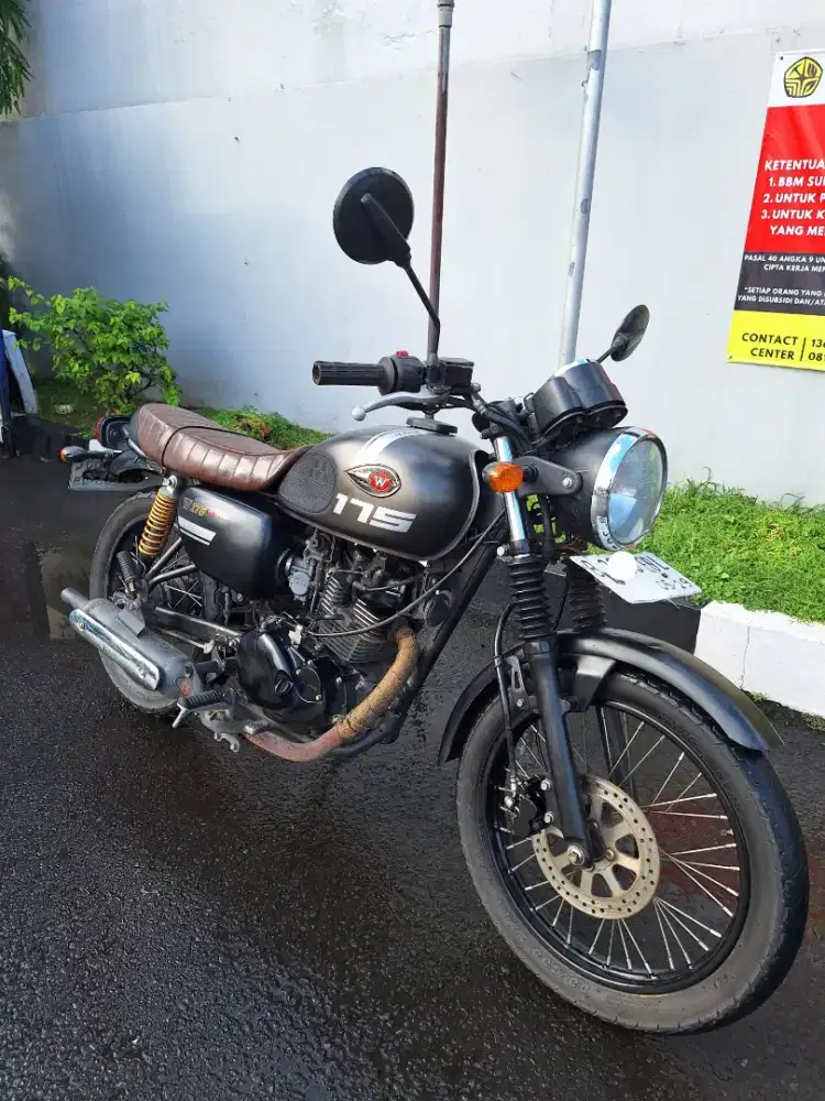 Kawasaki W175 Cafe Abu-Abu 2019