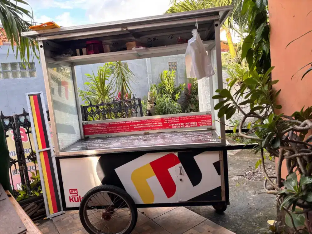 Gerobak bahan aluminium kokoh dan seperti masih baru