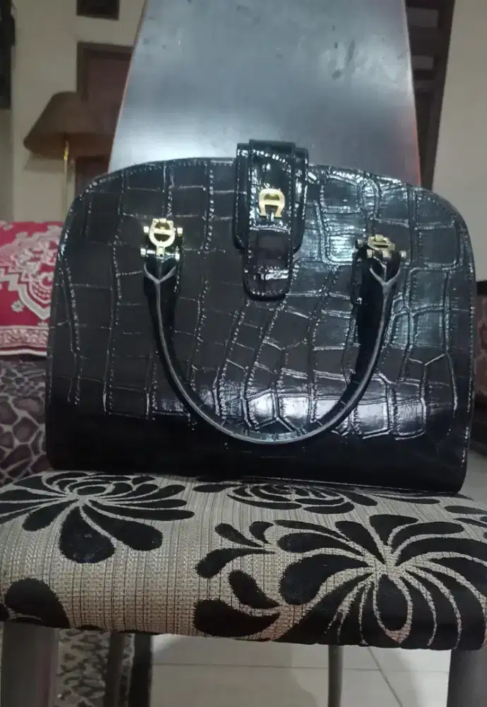 Tas kulit wanita ( baru )