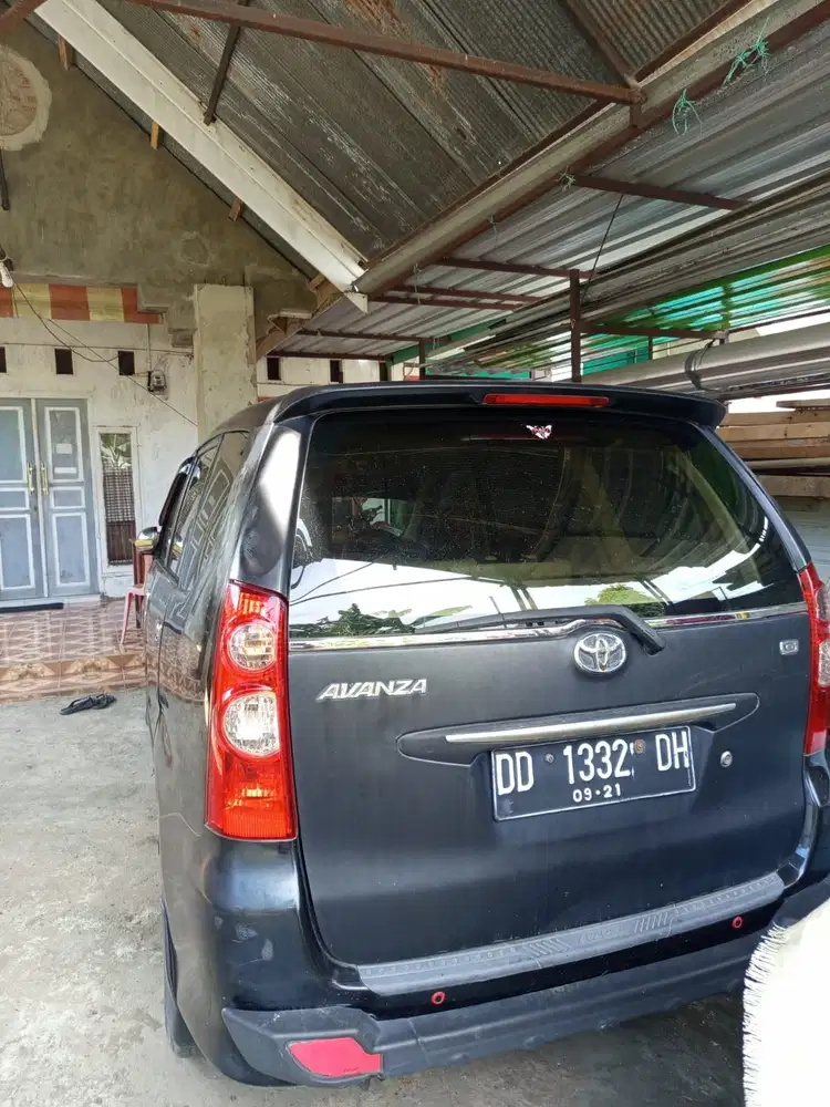 Toyota Avanza 2010 Bensin