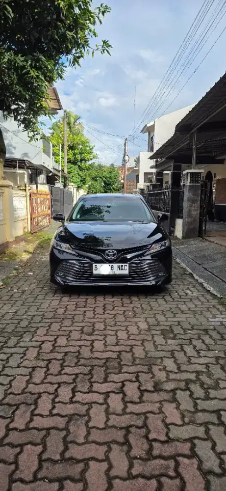 Toyota Camry V Automatic Tahun 2020 Hitam