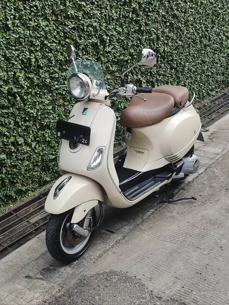 PIAGGIO VESPA LXV 150 3V IE tahun 2016 MULUSSS