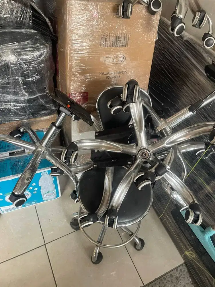 Dijual Kursi Kantor Mulus Bagus Terawat