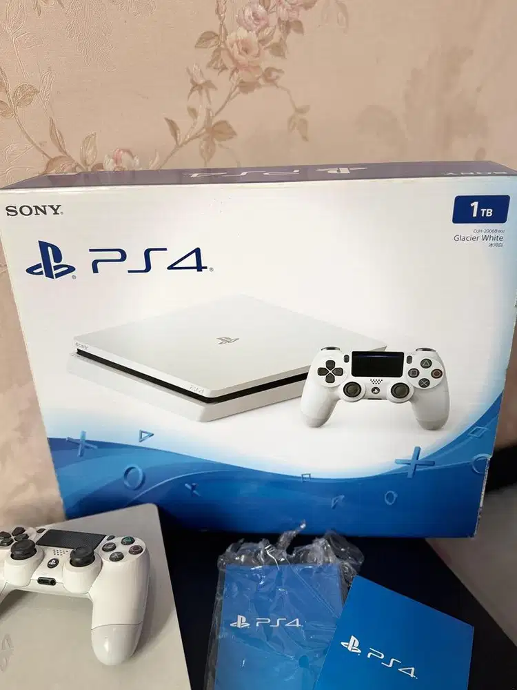 PS4 Ori Like New